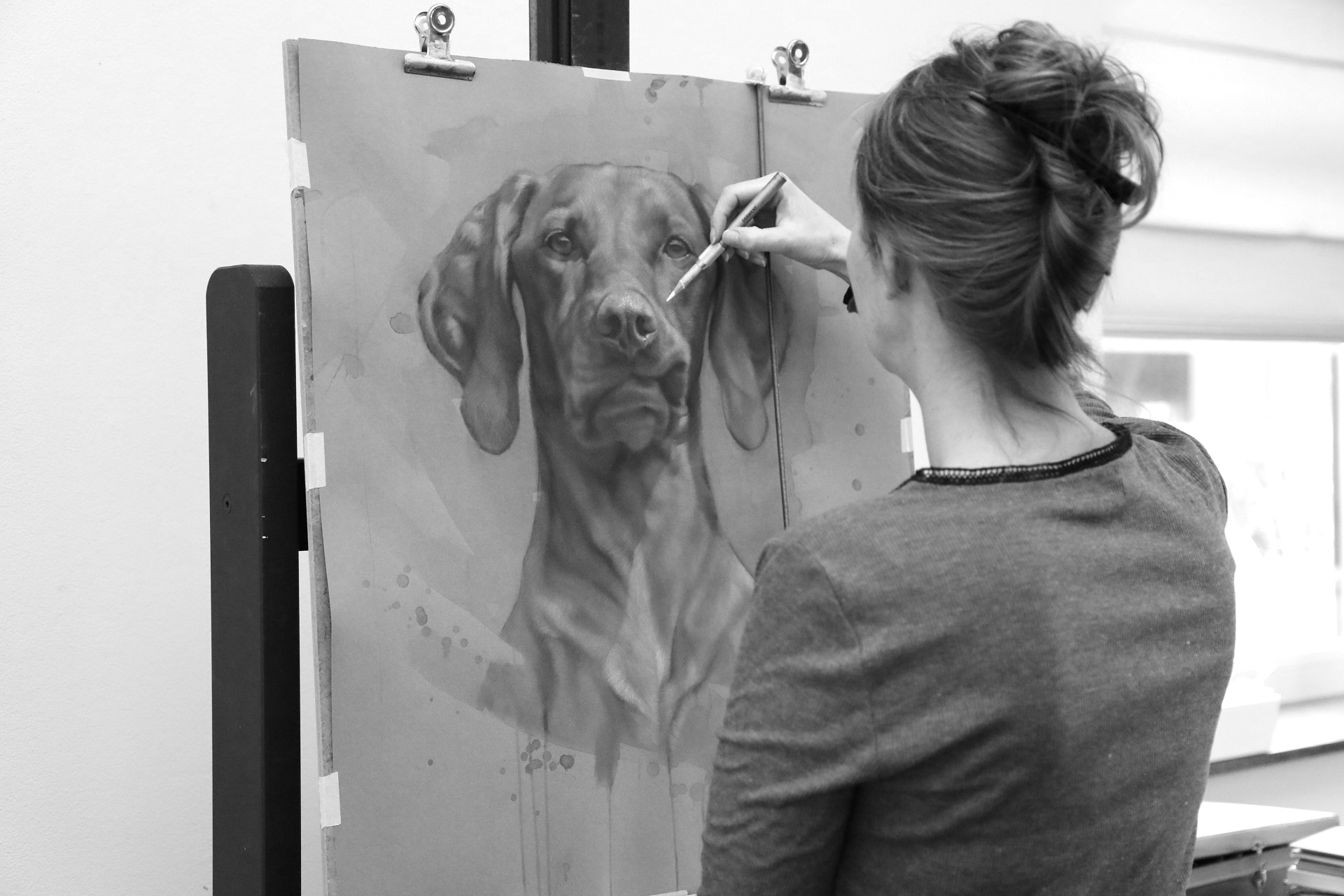 jennifer koning - bijzondere en karaktervolle portretten - tekeningen en schilderijen in olieverf en houtskool - hondenportret in uitvoering